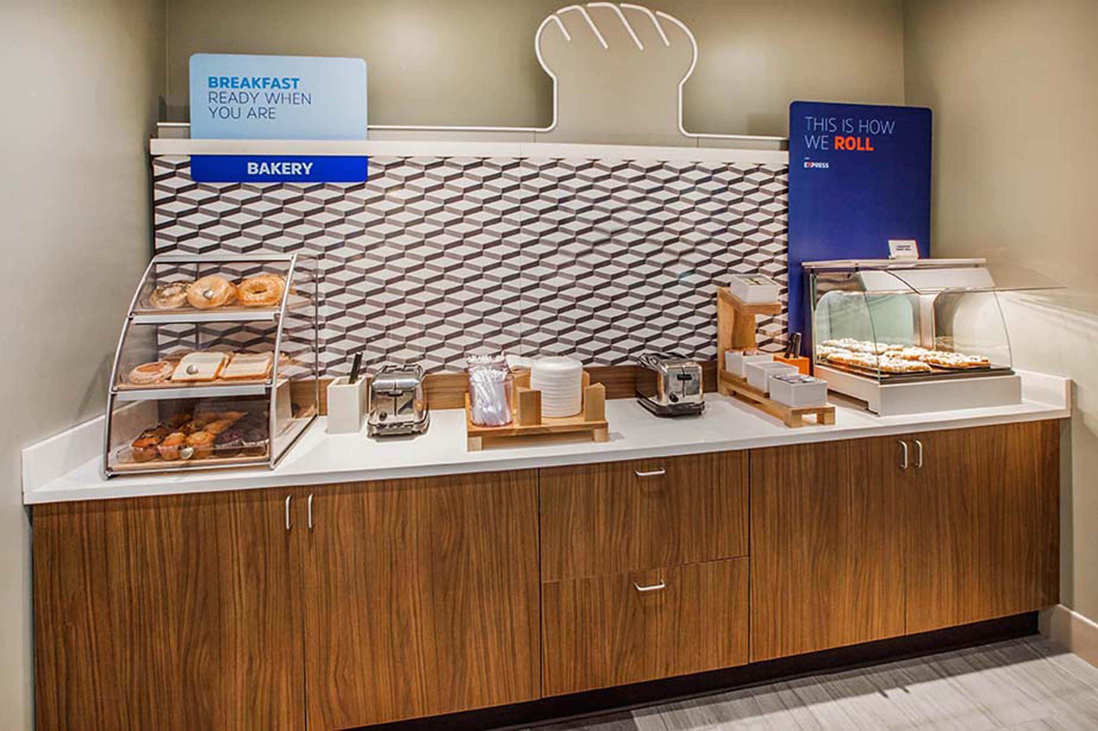 Holiday Inn Express Hotel & Suites-St. Paul By Ihg Vadnais Heights Bagian luar foto