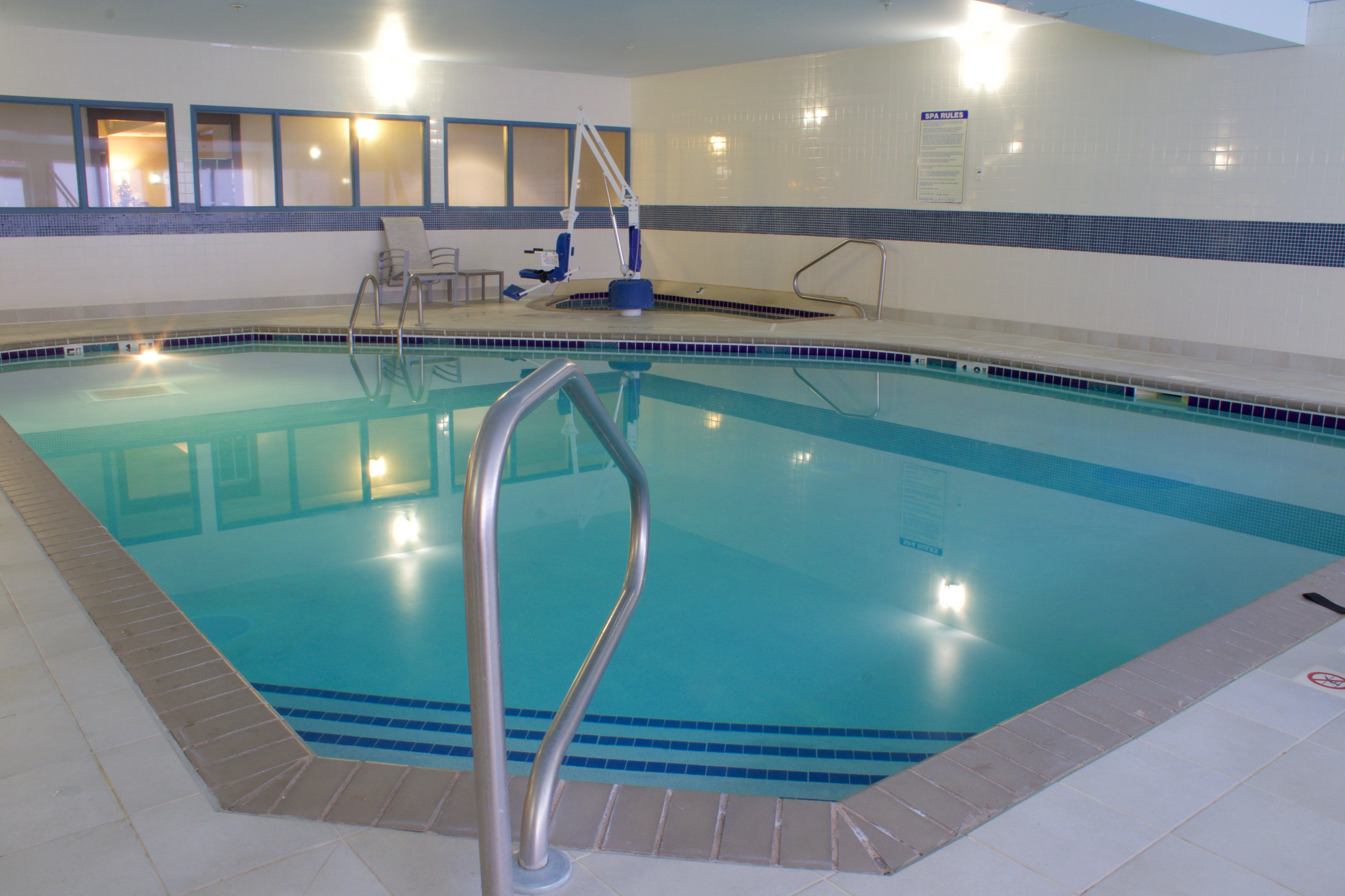 Holiday Inn Express Hotel & Suites-St. Paul By Ihg Vadnais Heights Bagian luar foto