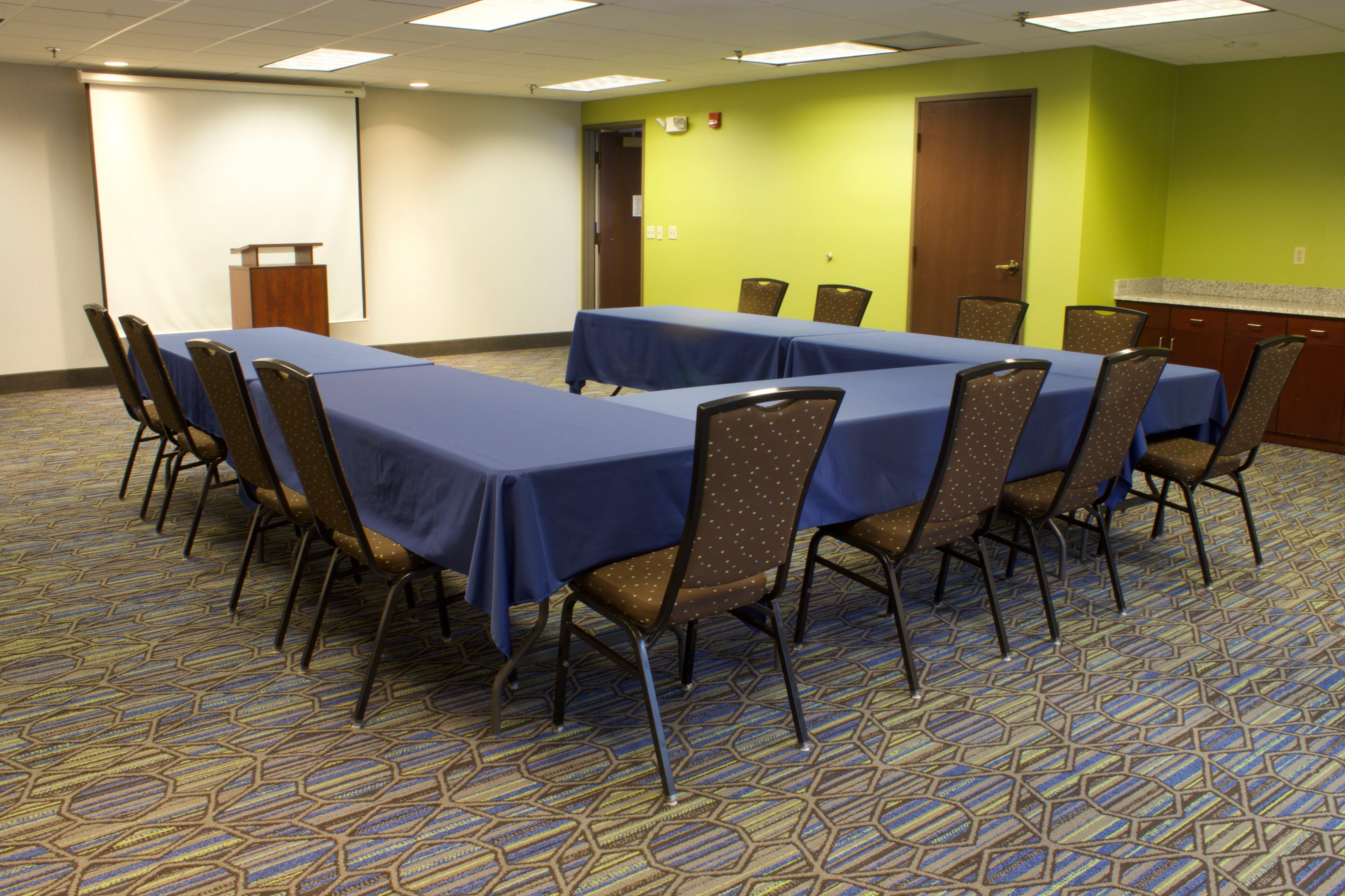 Holiday Inn Express Hotel & Suites-St. Paul By Ihg Vadnais Heights Bagian luar foto