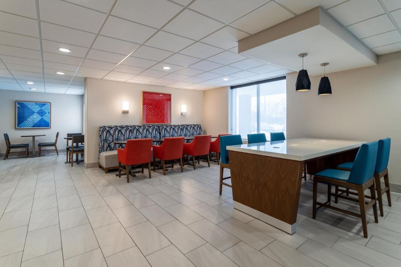 Holiday Inn Express Hotel & Suites-St. Paul By Ihg Vadnais Heights Bagian luar foto