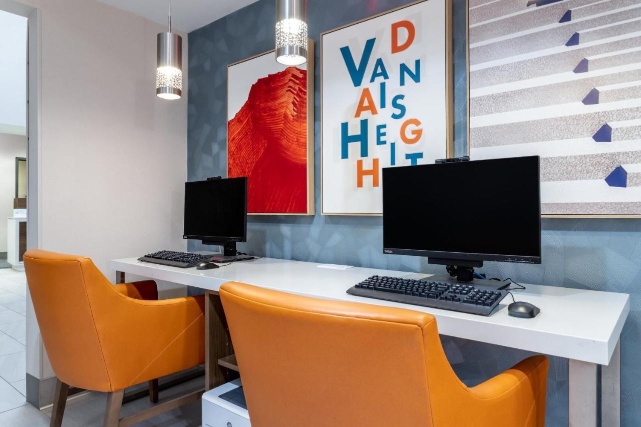 Holiday Inn Express Hotel & Suites-St. Paul By Ihg Vadnais Heights Bagian luar foto
