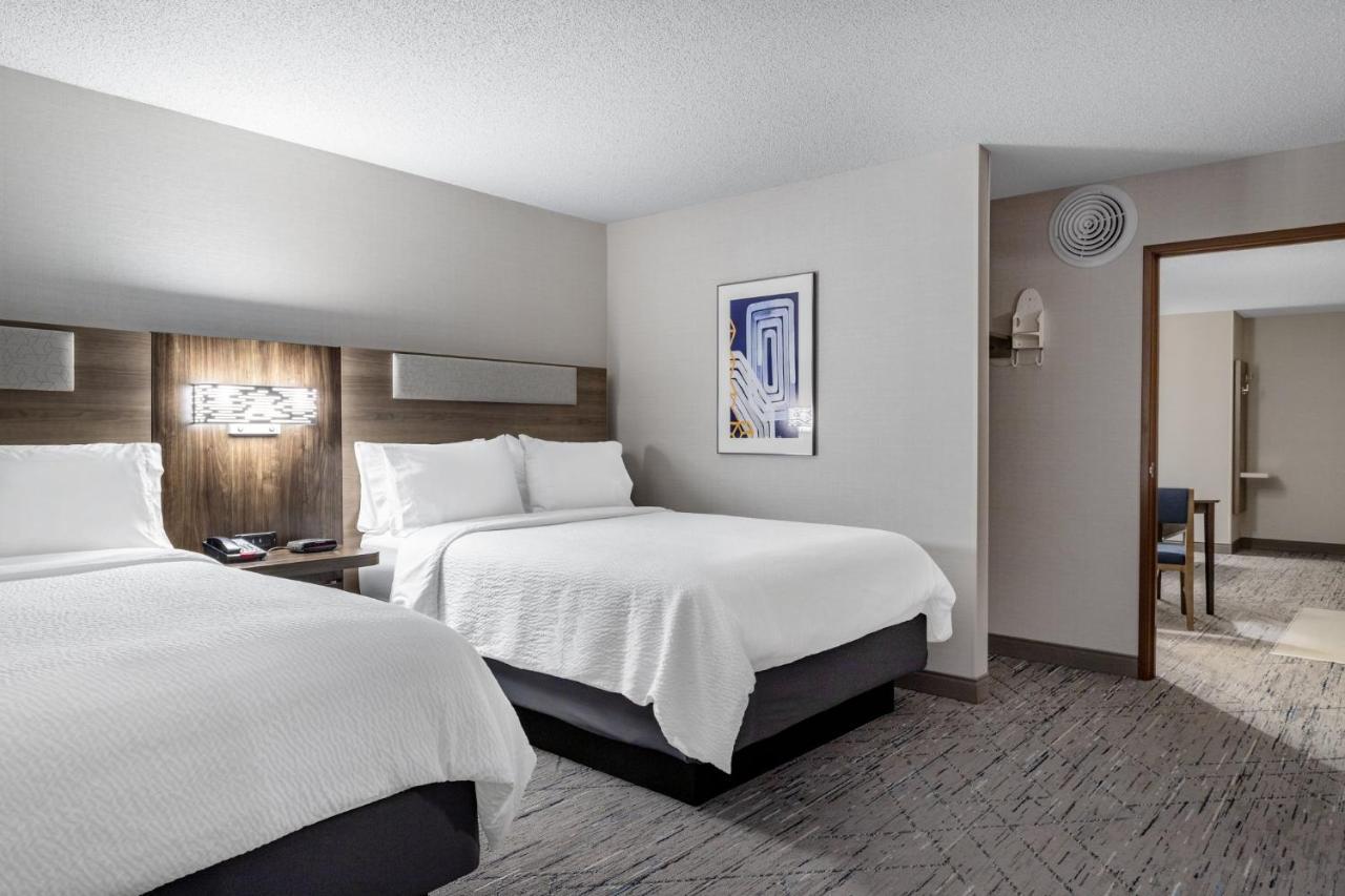 Holiday Inn Express Hotel & Suites-St. Paul By Ihg Vadnais Heights Bagian luar foto