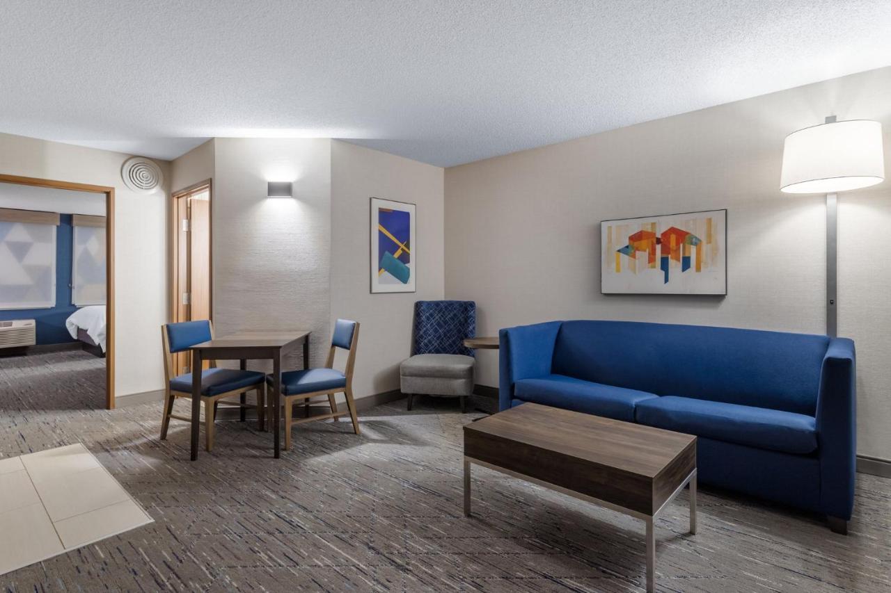 Holiday Inn Express Hotel & Suites-St. Paul By Ihg Vadnais Heights Bagian luar foto