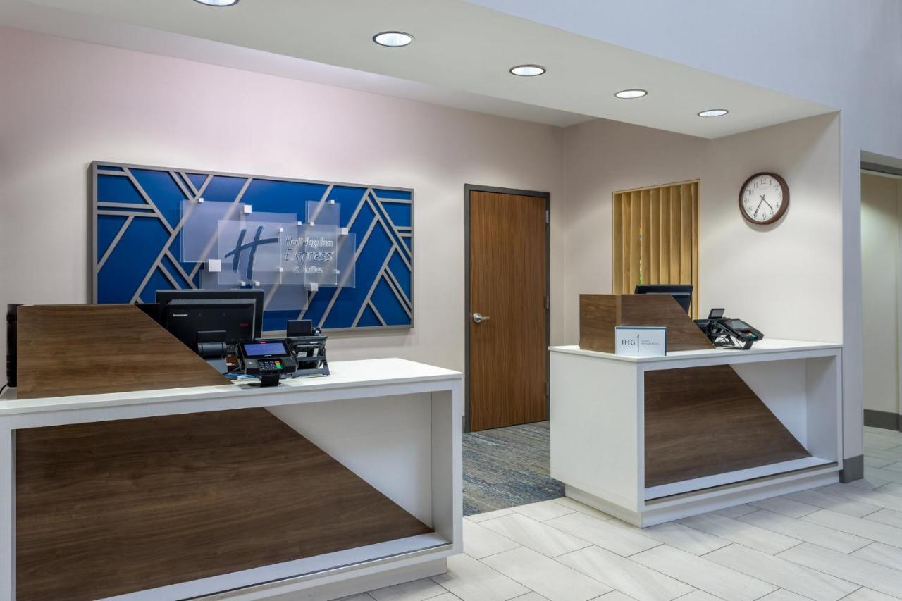 Holiday Inn Express Hotel & Suites-St. Paul By Ihg Vadnais Heights Bagian luar foto
