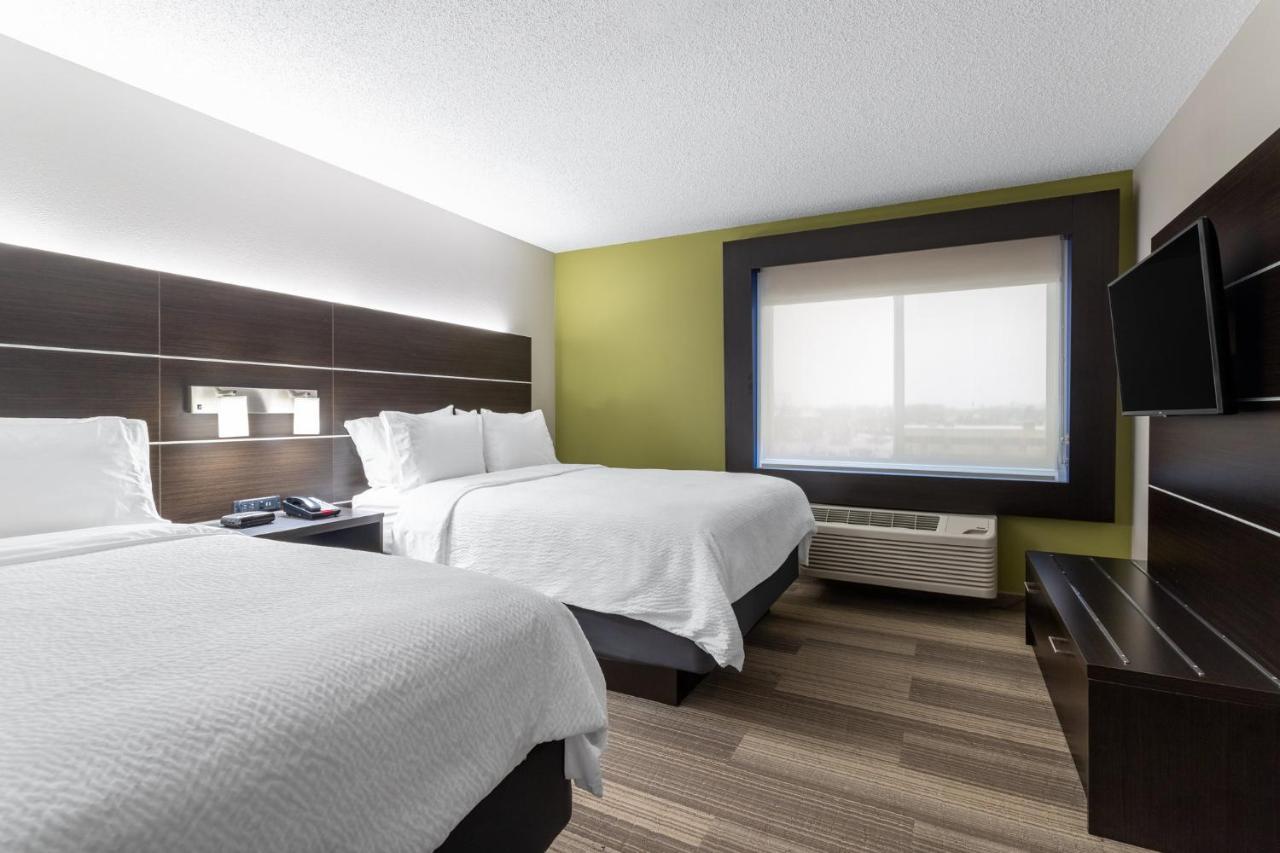 Holiday Inn Express Hotel & Suites-St. Paul By Ihg Vadnais Heights Bagian luar foto