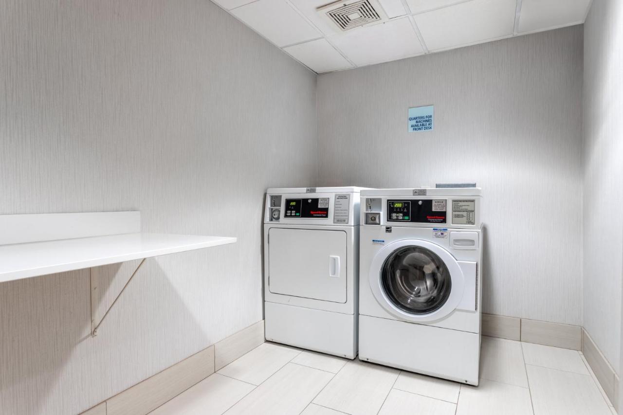 Holiday Inn Express Hotel & Suites-St. Paul By Ihg Vadnais Heights Bagian luar foto