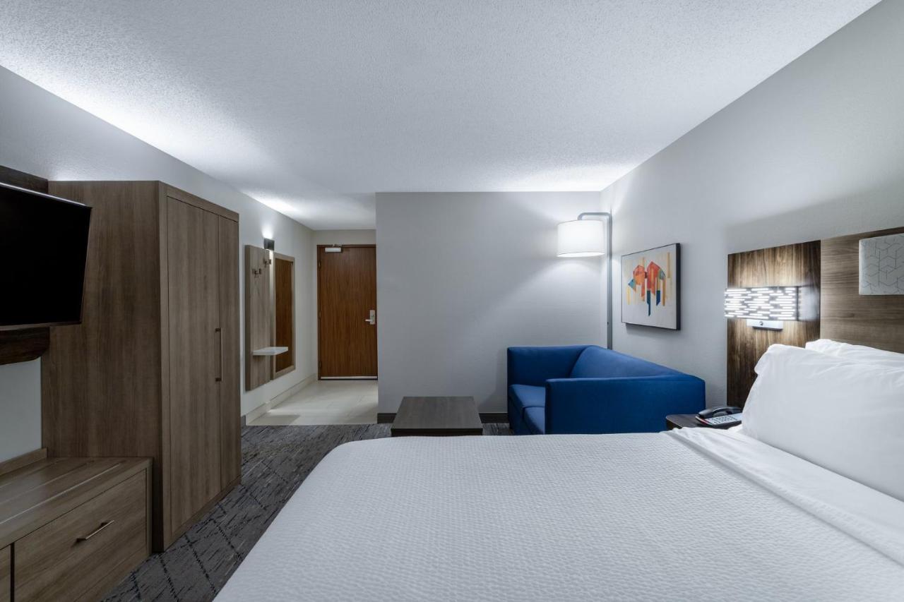 Holiday Inn Express Hotel & Suites-St. Paul By Ihg Vadnais Heights Bagian luar foto