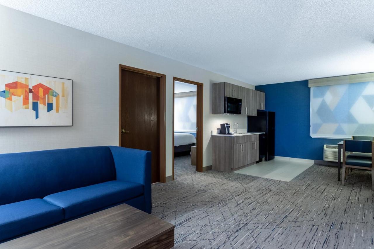 Holiday Inn Express Hotel & Suites-St. Paul By Ihg Vadnais Heights Bagian luar foto