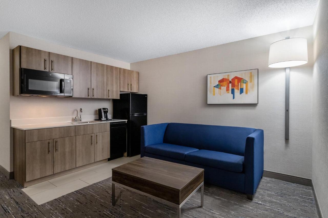 Holiday Inn Express Hotel & Suites-St. Paul By Ihg Vadnais Heights Bagian luar foto