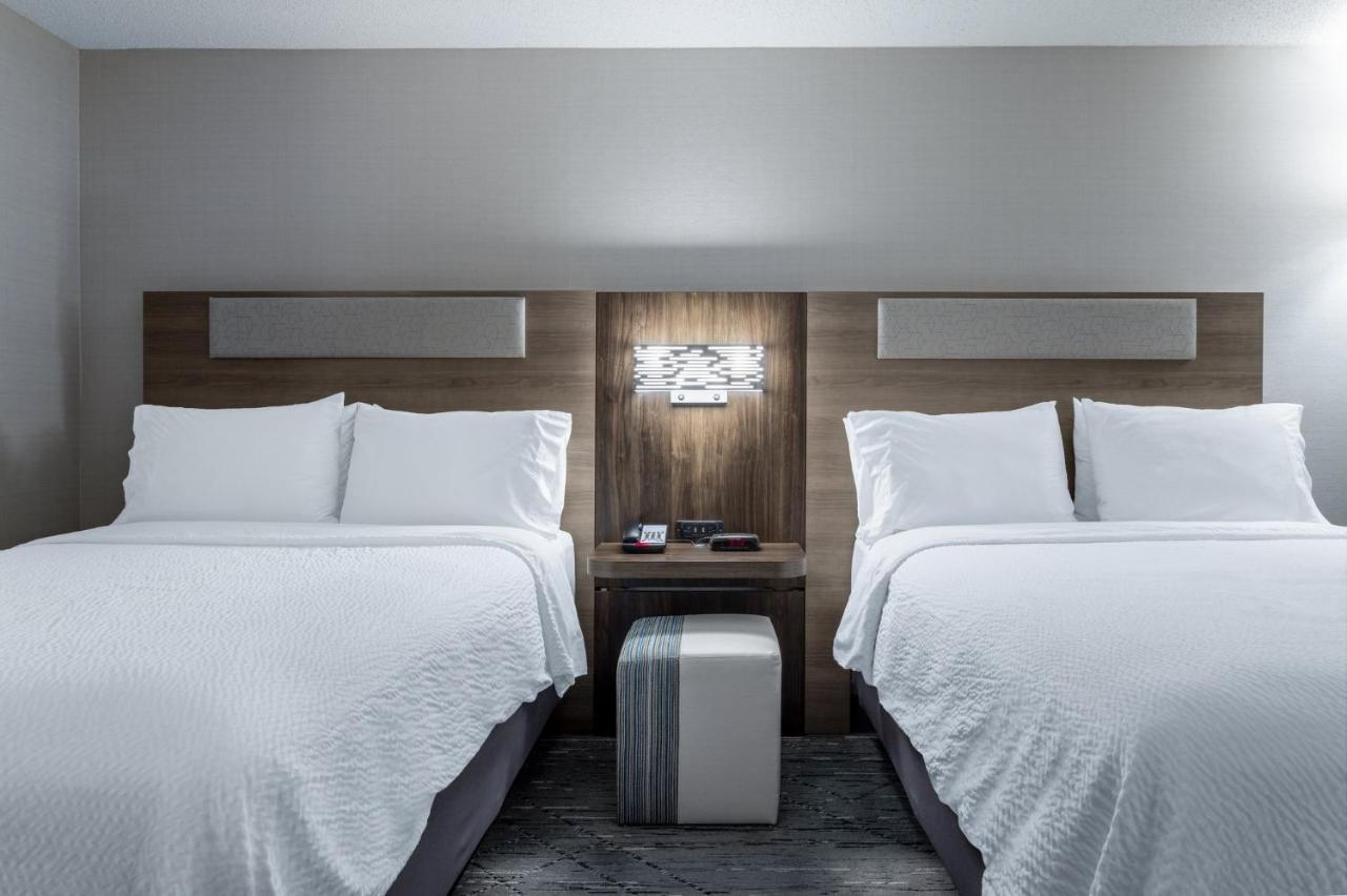 Holiday Inn Express Hotel & Suites-St. Paul By Ihg Vadnais Heights Bagian luar foto