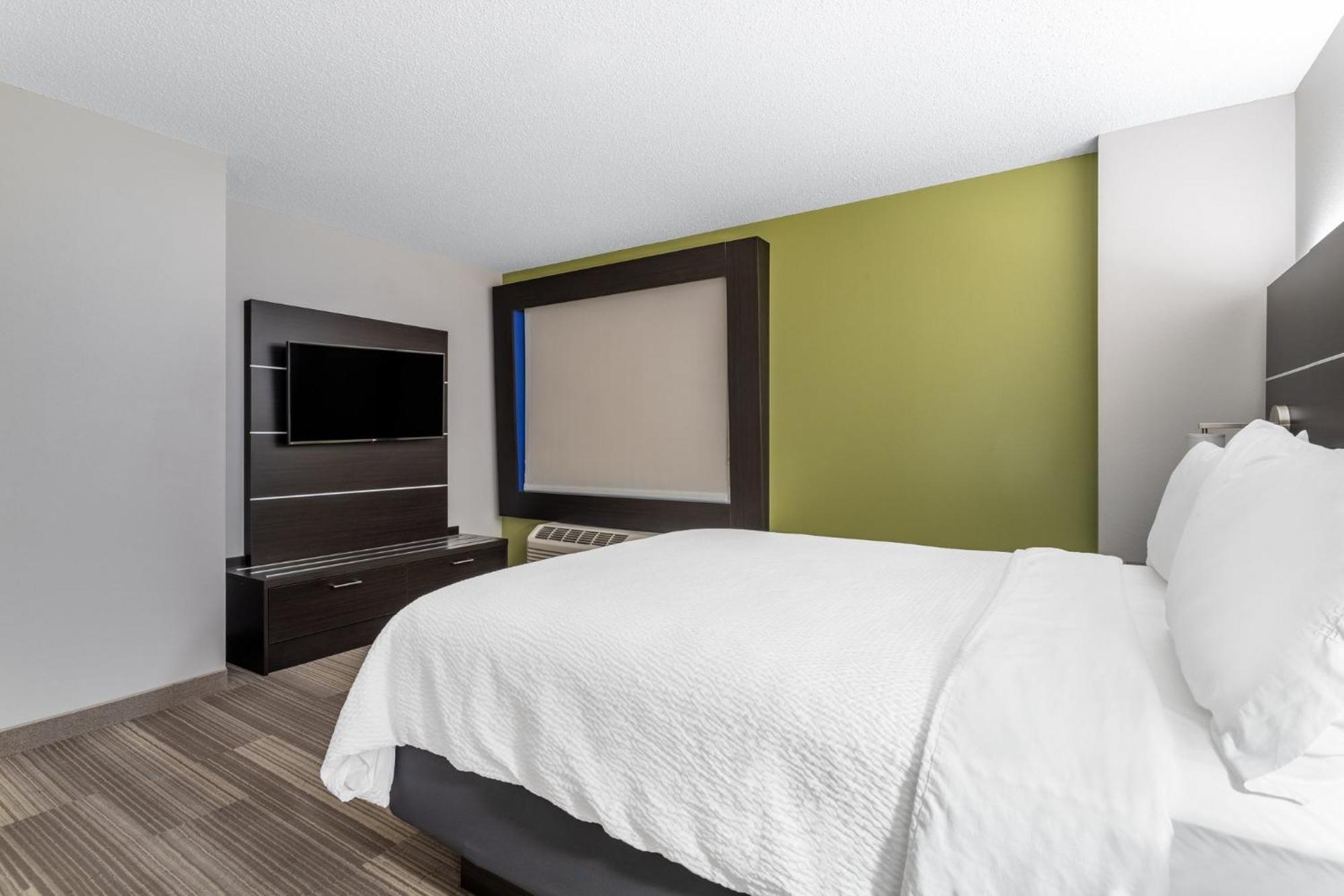 Holiday Inn Express Hotel & Suites-St. Paul By Ihg Vadnais Heights Bagian luar foto