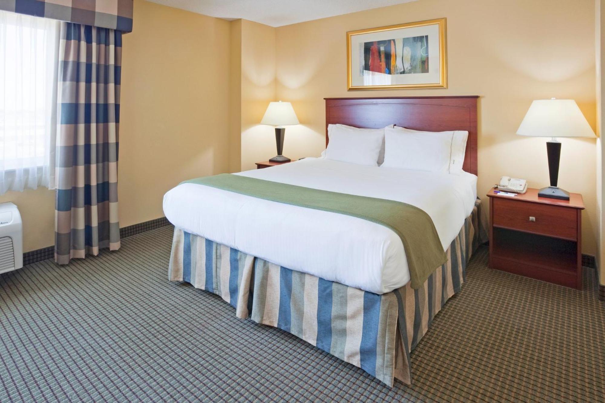 Holiday Inn Express Hotel & Suites-St. Paul By Ihg Vadnais Heights Bagian luar foto