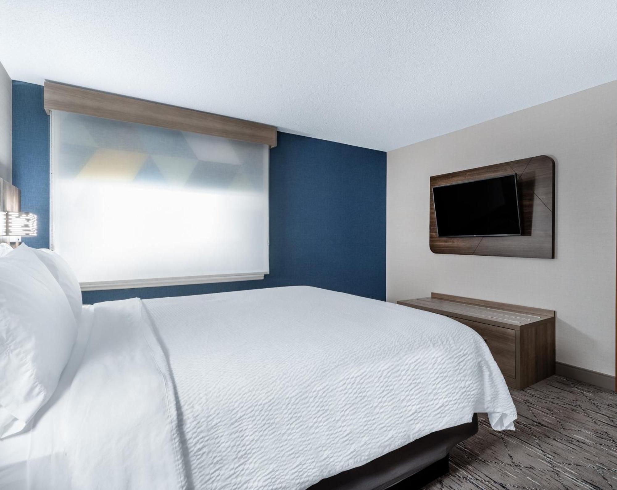 Holiday Inn Express Hotel & Suites-St. Paul By Ihg Vadnais Heights Bagian luar foto